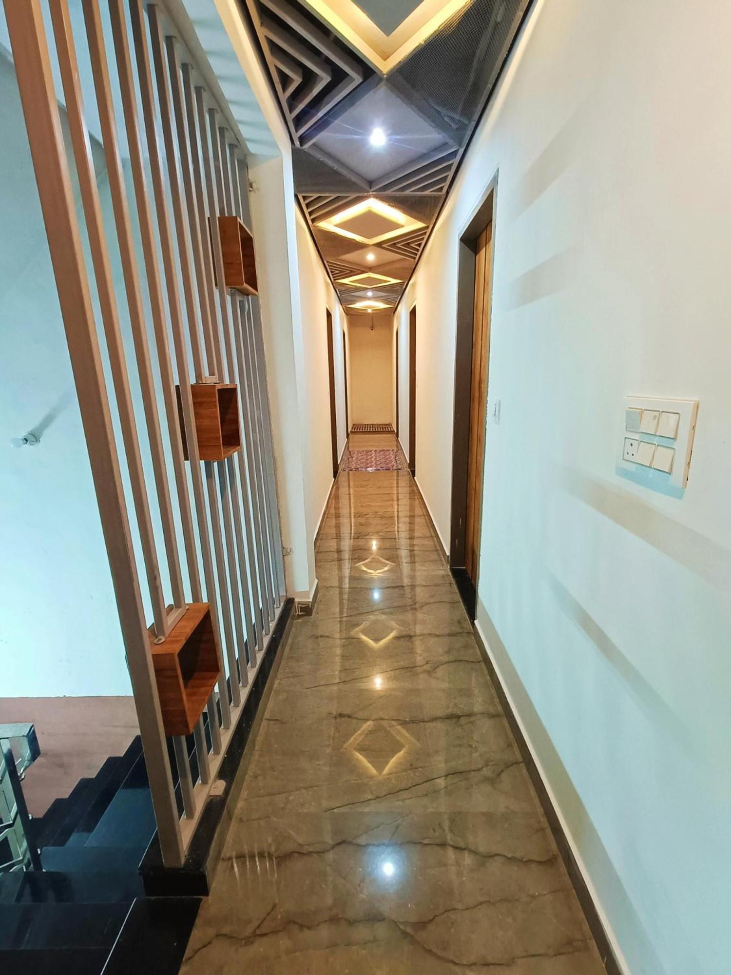 Shri Radha Rani Kripa Dham Hotel มถุรา ภายนอก รูปภาพ